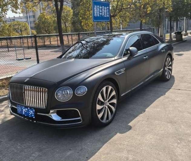 Bentley Flying Spur 2022 — фото автомобиля