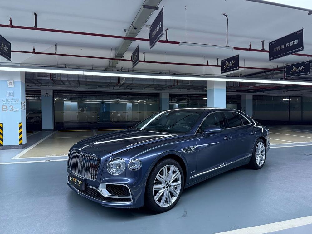 Bentley Flying Spur 2020 — фото автомобиля