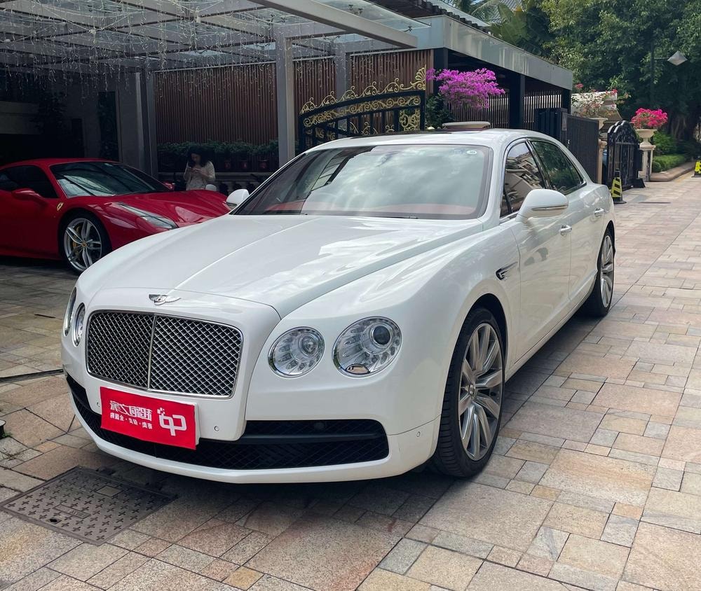 Bentley Flying Spur 2017 — фото автомобиля