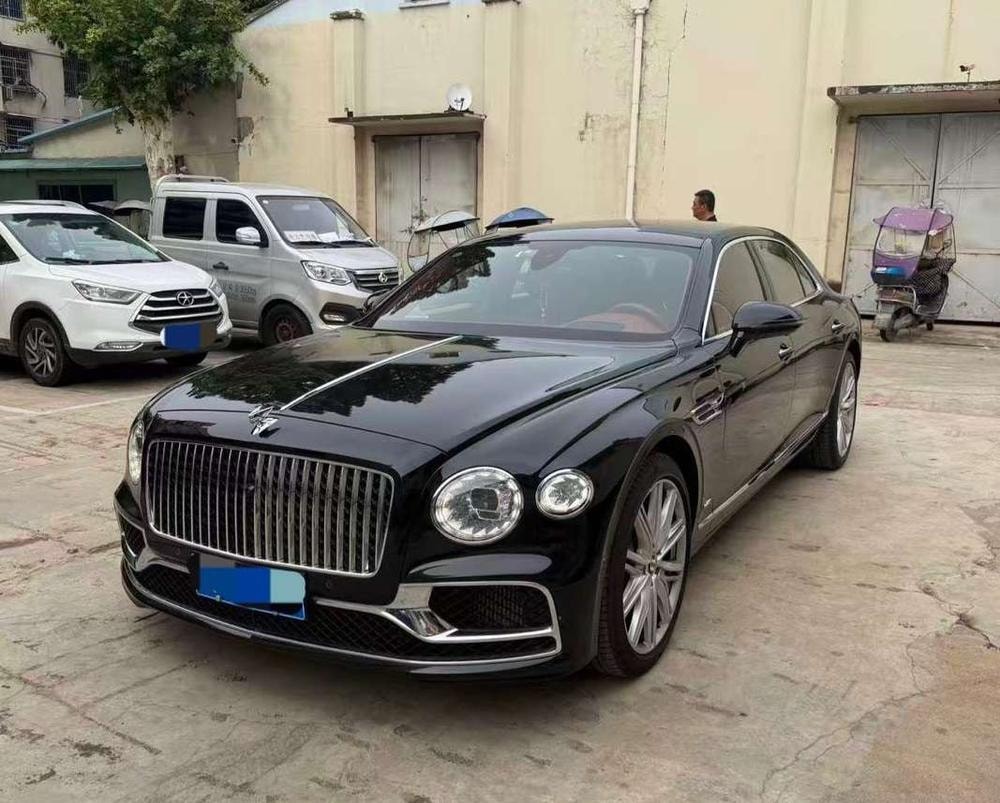 Bentley Flying Spur 2020 — фото автомобиля