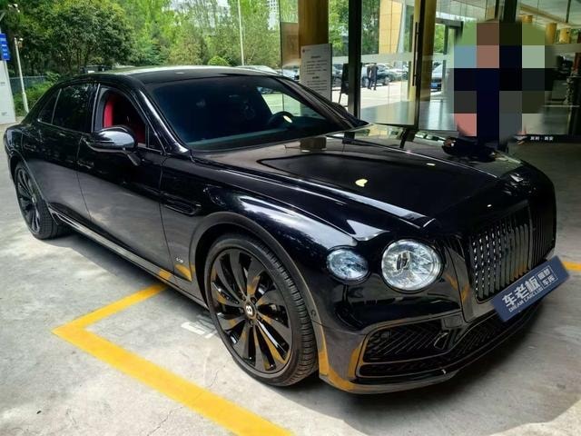 Bentley Flying Spur 2021 — фото автомобиля