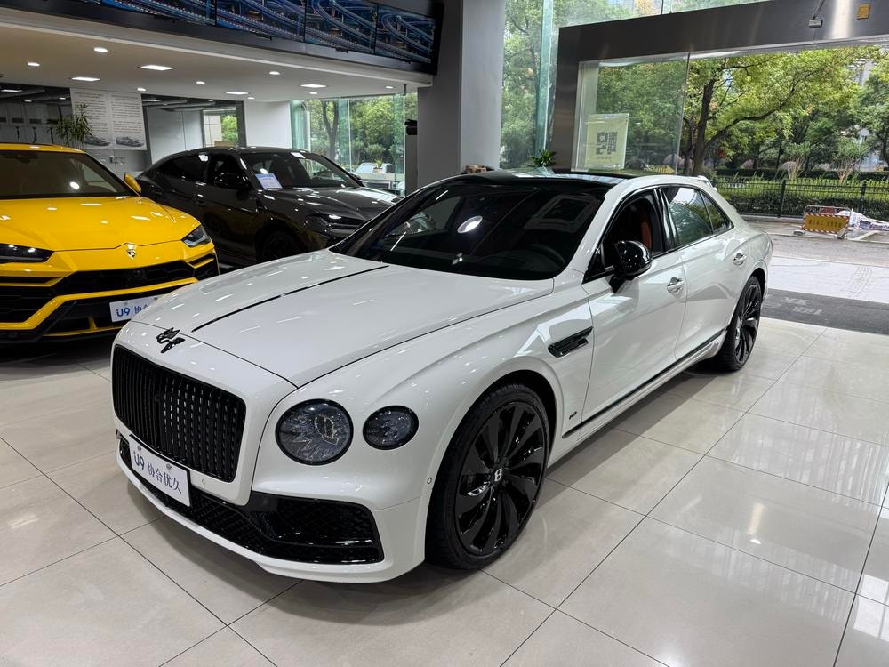 Bentley Flying Spur 2022 — фото автомобиля