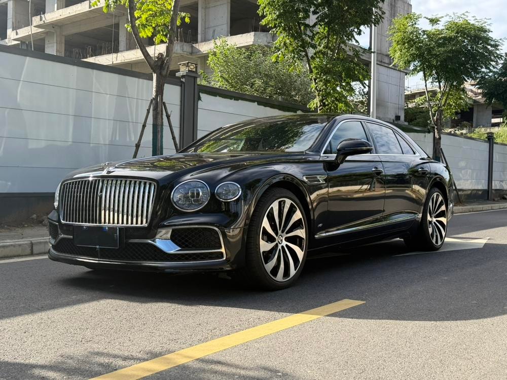 Bentley Flying Spur 2022 — фото автомобиля