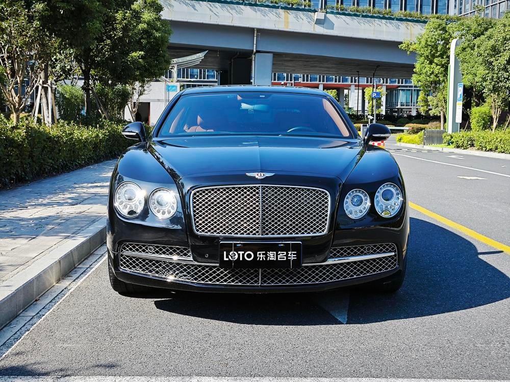 Bentley Flying Spur 2014 — фото автомобиля 1