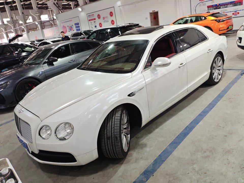 Bentley Flying Spur 2017 — фото автомобиля 1