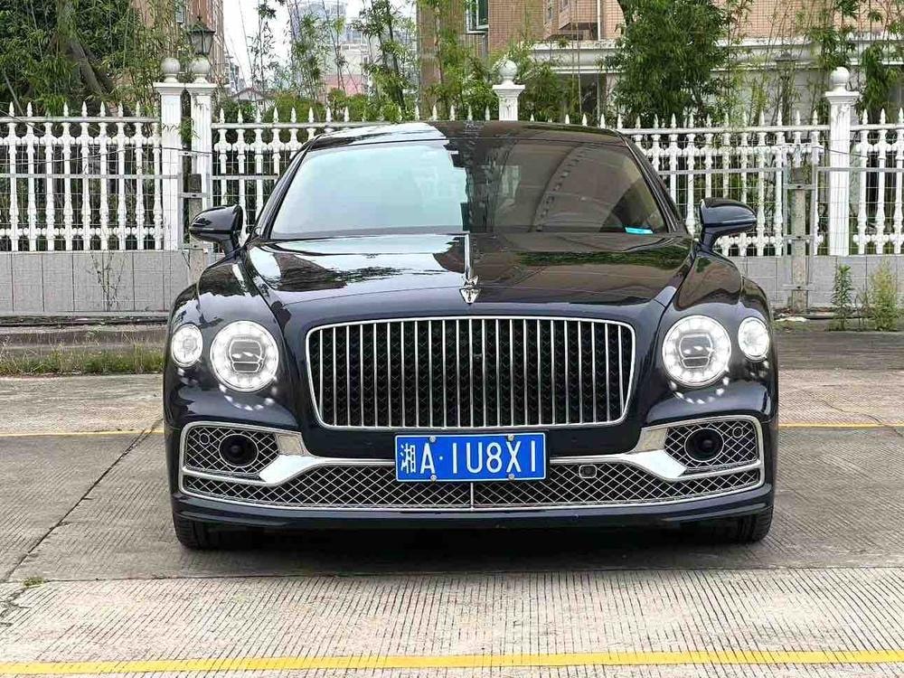 Bentley Flying Spur 2020 — фото автомобиля 1