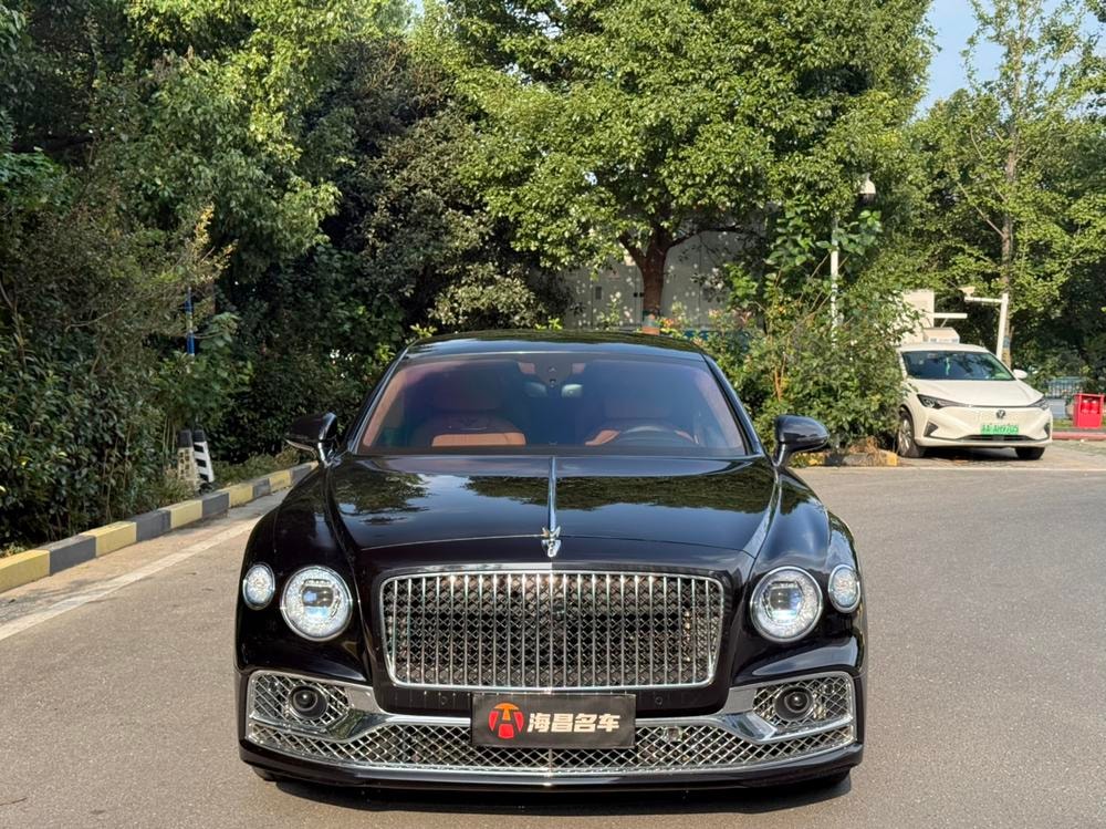 Bentley Flying Spur 2022 — фото автомобиля 1