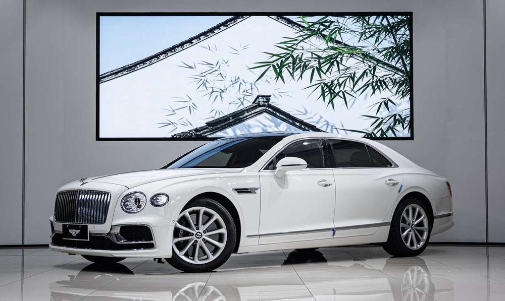 Bentley Flying Spur 2021 — фото автомобиля 1
