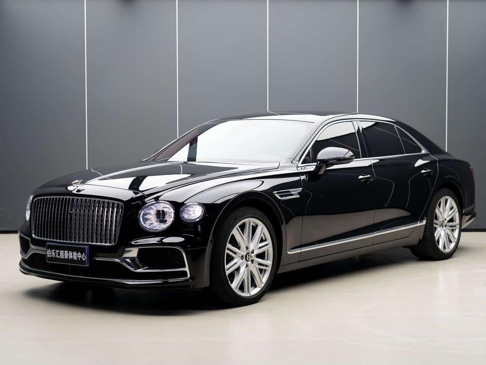 Bentley Flying Spur 2024 — фото автомобиля 1