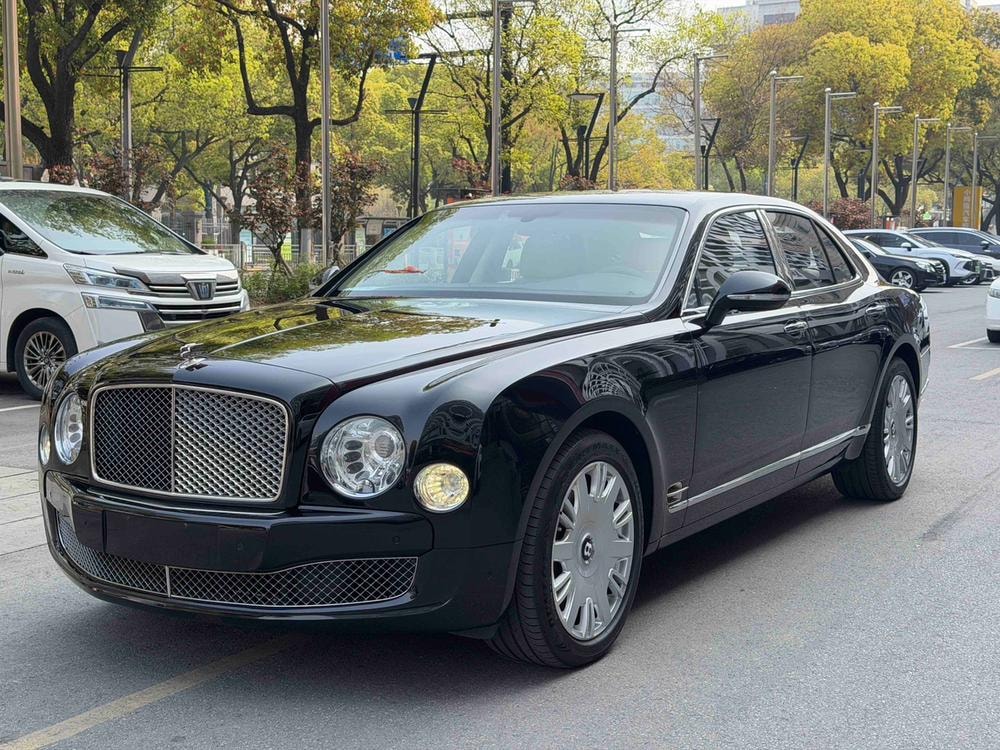 Bentley Mulsanne 2011 — фото автомобиля