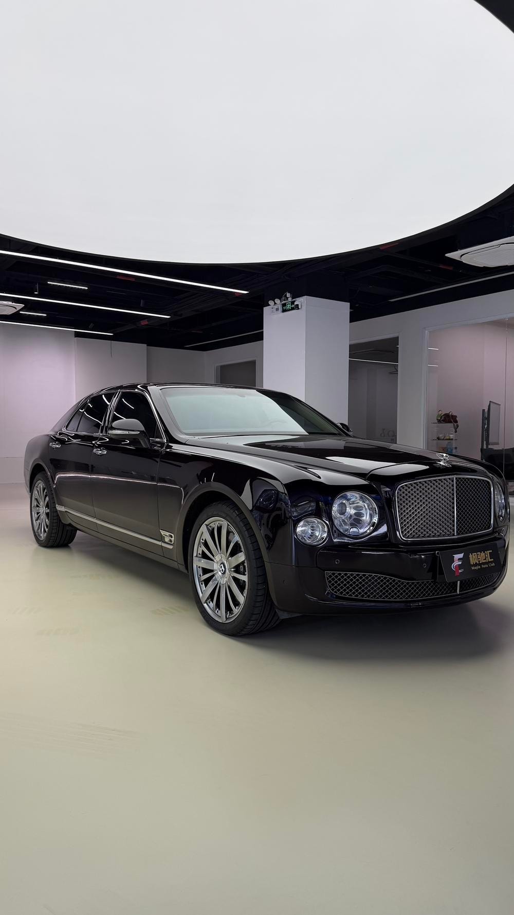 Bentley Mulsanne 2013 — фото автомобиля 1