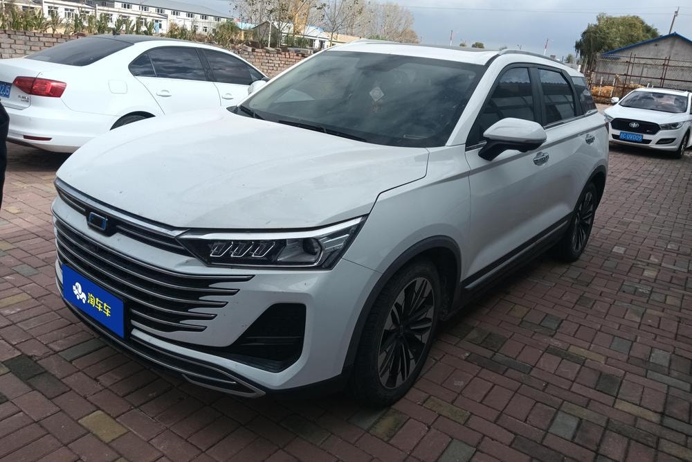 Besturn Bestune T77 2023 — фото автомобиля