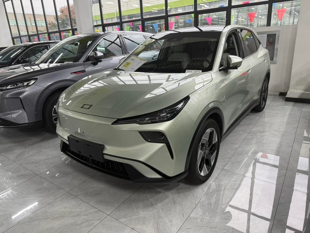 Besturn Yueyi 03 2025 — фото автомобиля