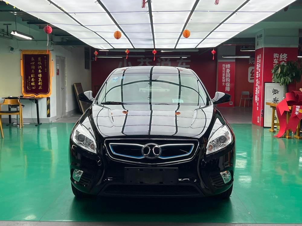 BJEV BAIC BJEV EU 2016 — фото автомобиля 1