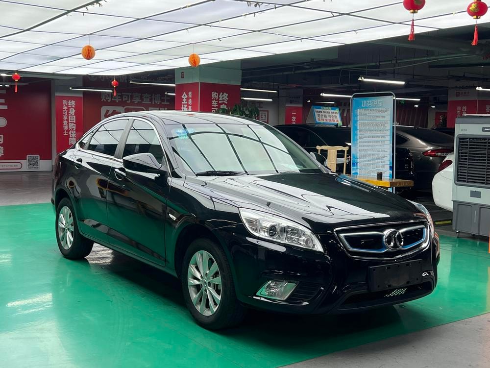 BJEV BAIC BJEV EU 2016 — фото автомобиля