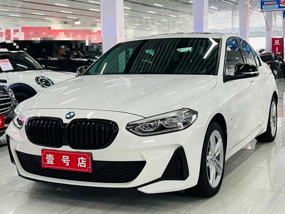 BMW 1-Series 2021 — фото автомобиля