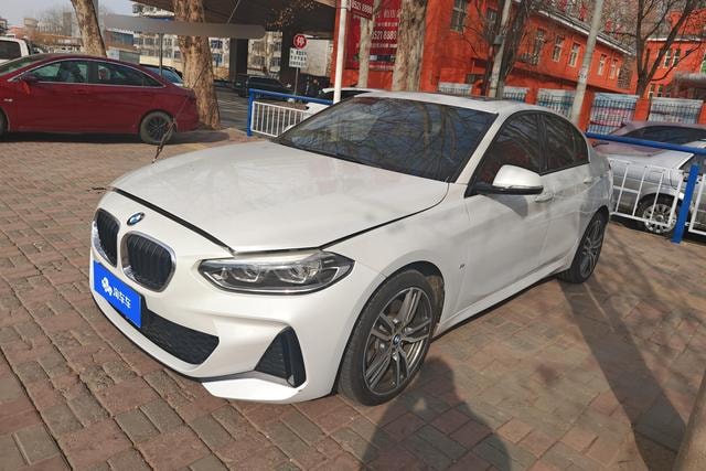 BMW 1-Series 2019 — фото автомобиля 1