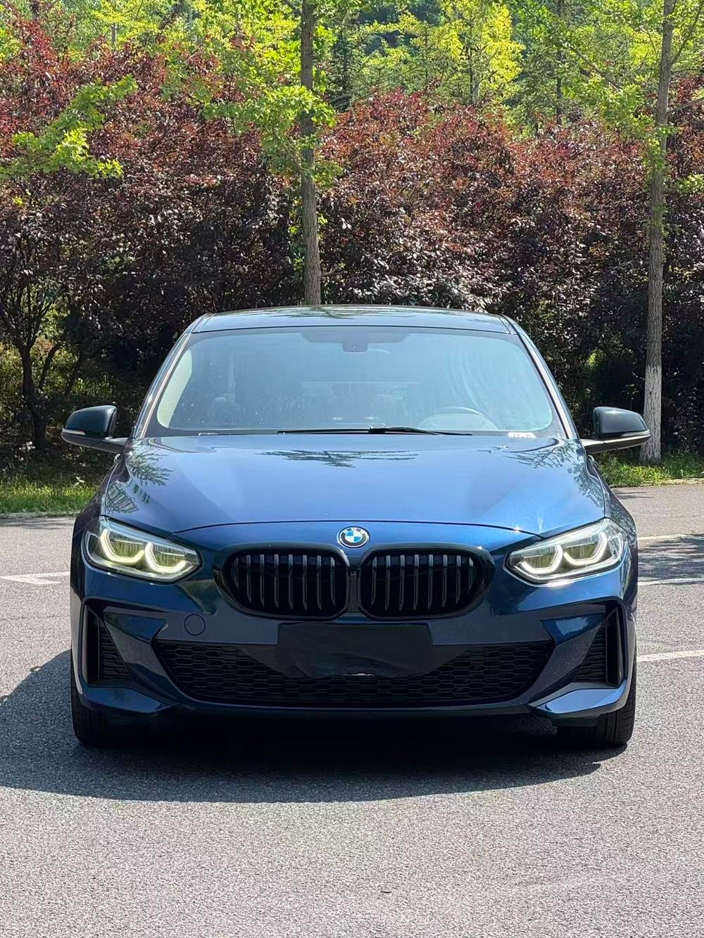 BMW 1-Series 2021 — фото автомобиля 1