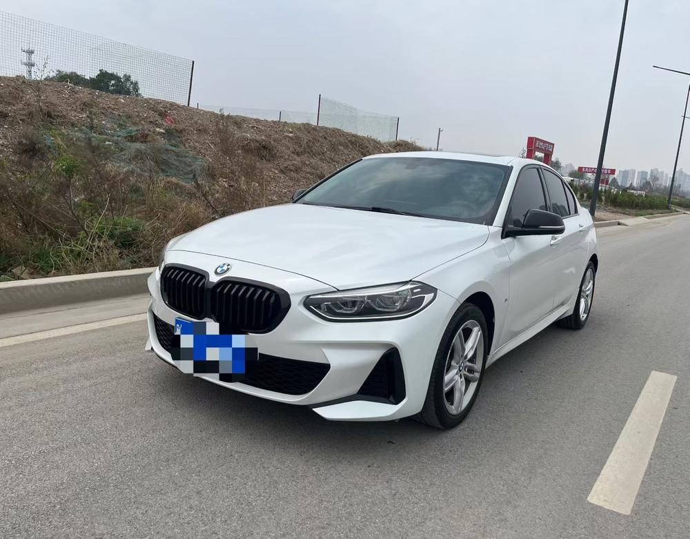 BMW 1-Series 2021 — фото автомобиля 1