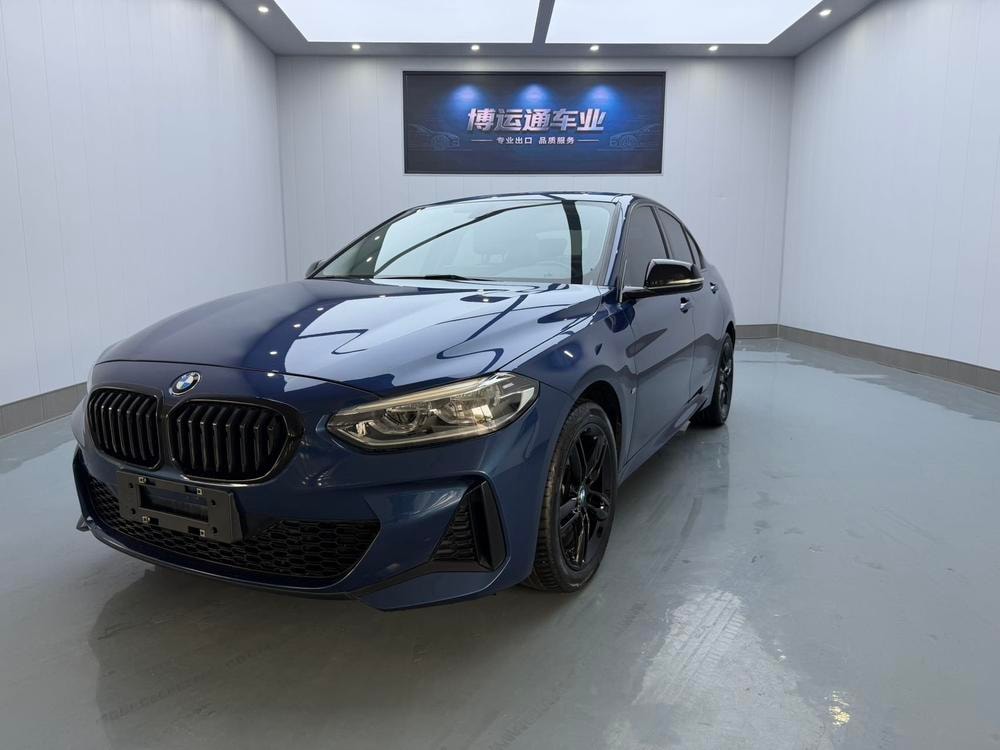BMW 1-Series 2021 — фото автомобиля 1
