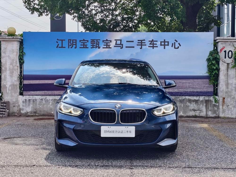 BMW 1-Series 2021 — фото автомобиля 1