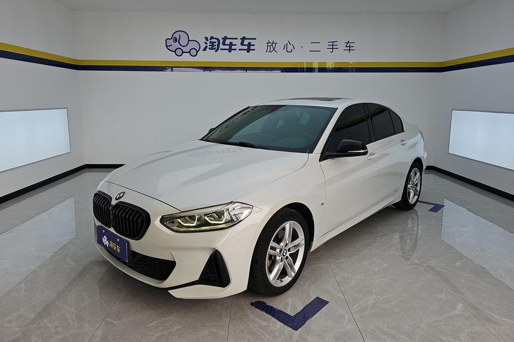 BMW 1-Series 2021 — фото автомобиля 1