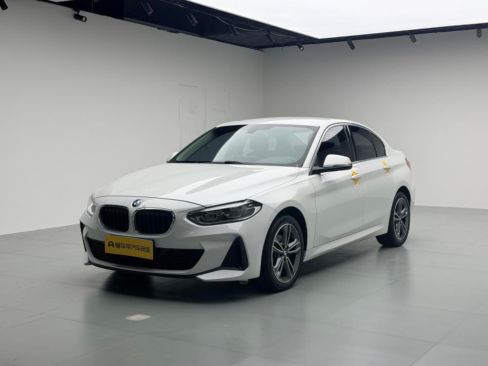 BMW 1-Series 2021 — фото автомобиля