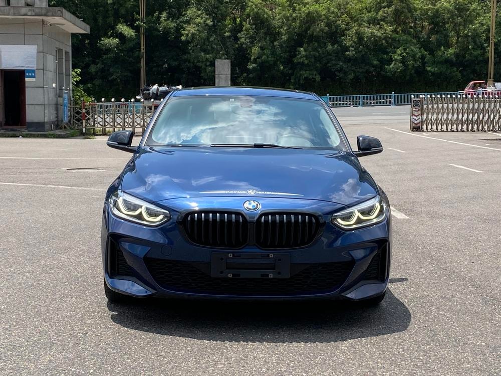 BMW 1-Series 2021 — фото автомобиля 1
