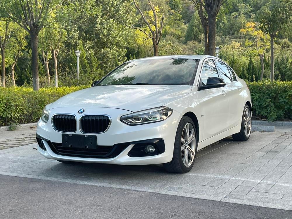 BMW 1-Series 2017 — фото автомобиля
