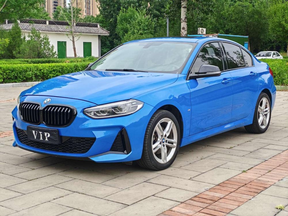 BMW 1-Series 2021 — фото автомобиля 1