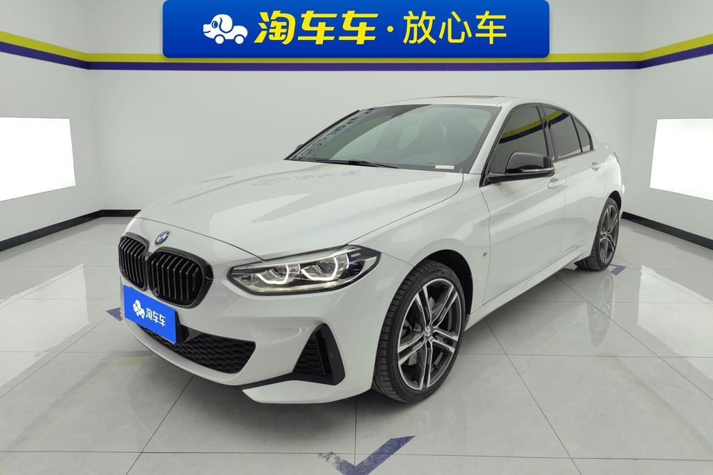 BMW 1-Series 2021 — фото автомобиля 1