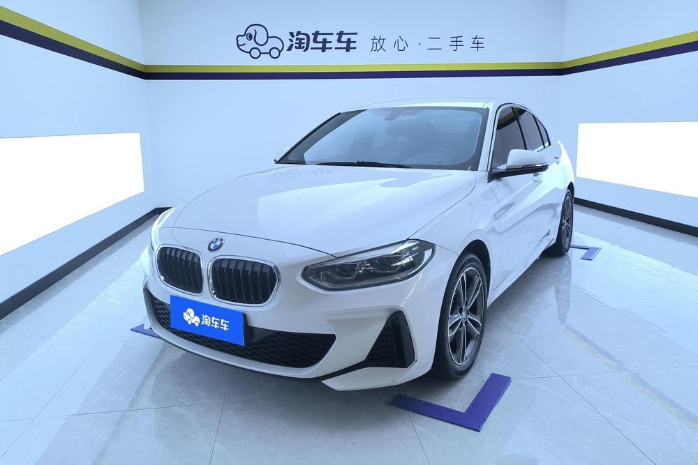 BMW 1-Series 2021 — фото автомобиля