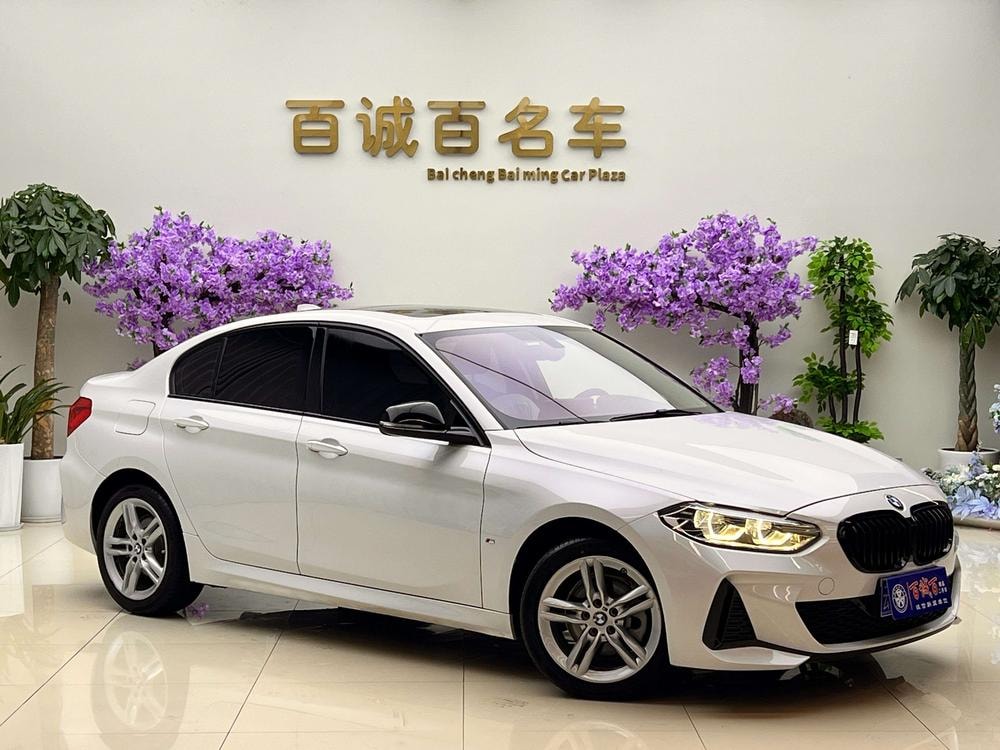BMW 1-Series 2021 — фото автомобиля 1