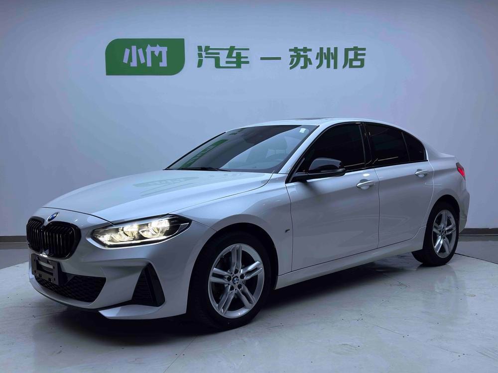 BMW 1-Series 2023 — фото автомобиля 1