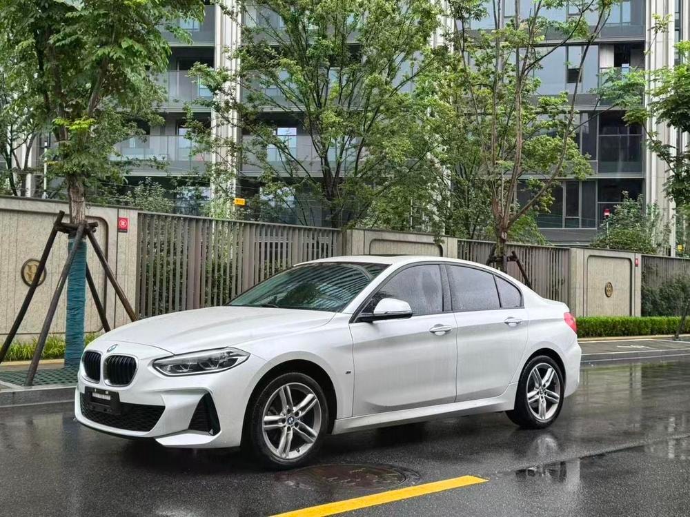 BMW 1-Series 2020 — фото автомобиля 1