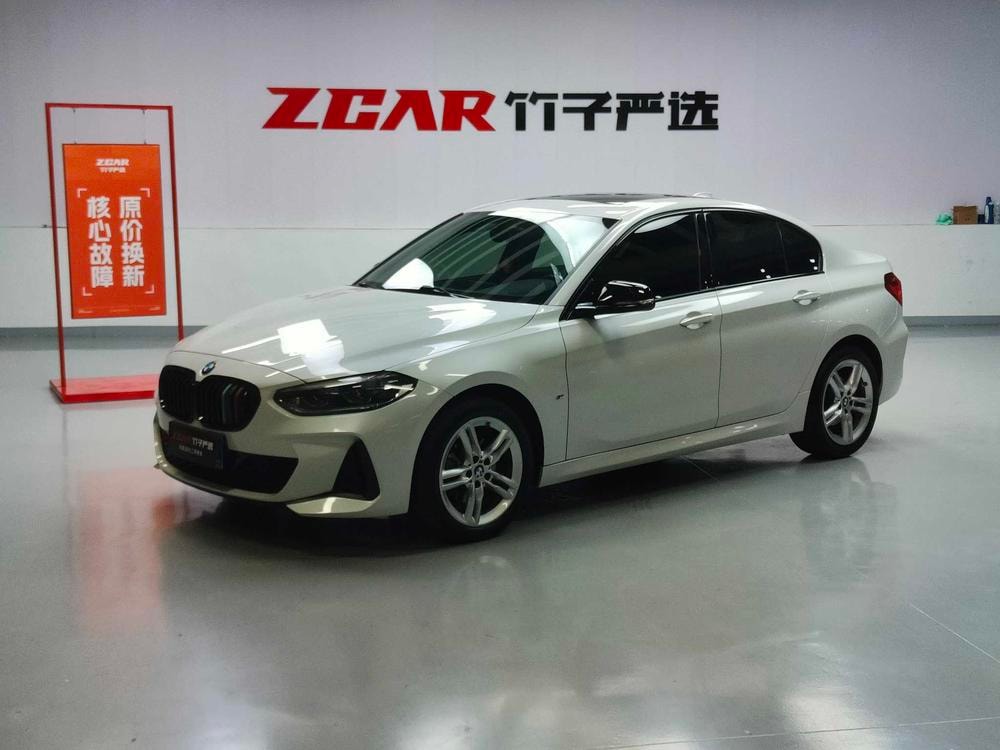 BMW 1-Series 2021 — фото автомобиля 1