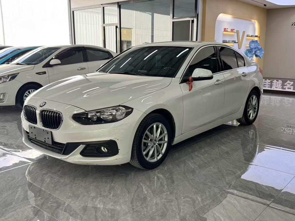 BMW 1-Series 2018 — фото автомобиля