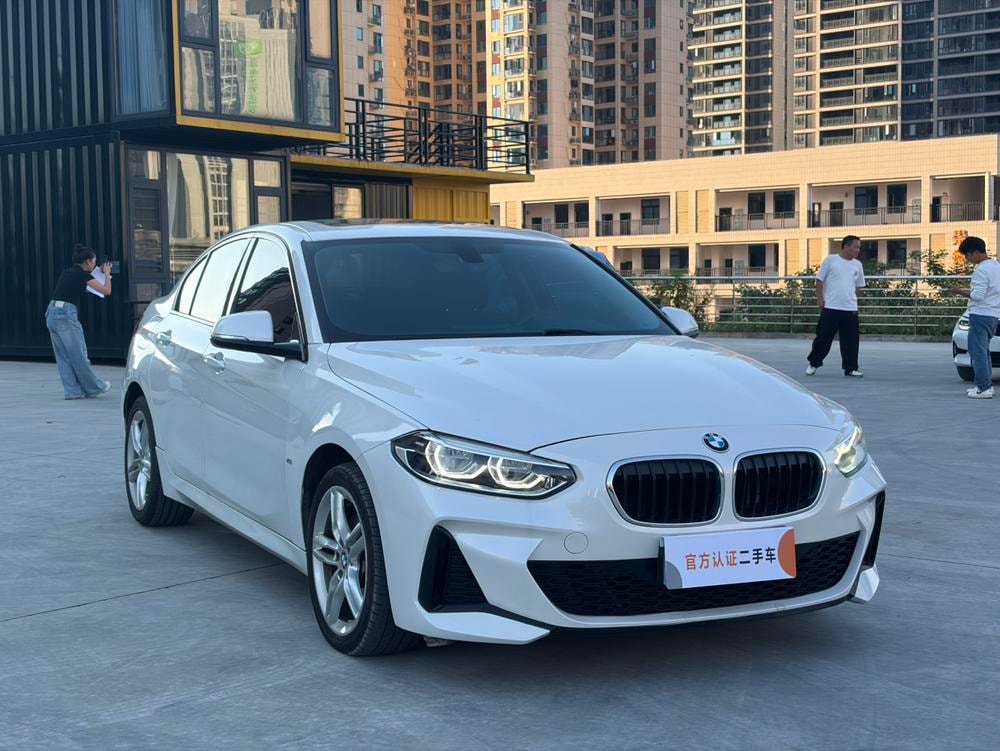 BMW 1-Series 2019 — фото автомобиля