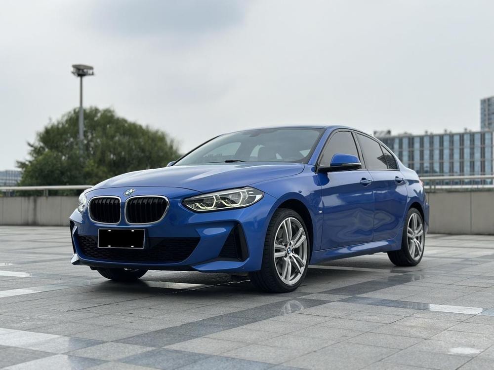 BMW 1-Series 2020 — фото автомобиля