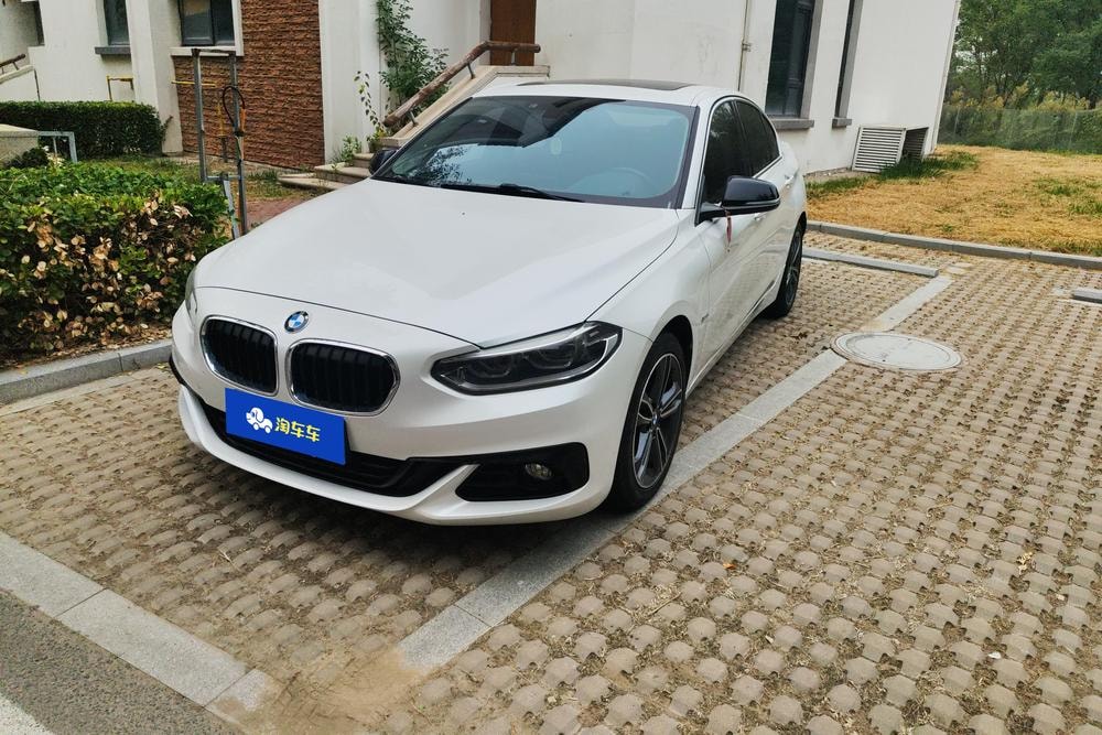BMW 1-Series 2018 — фото автомобиля 1