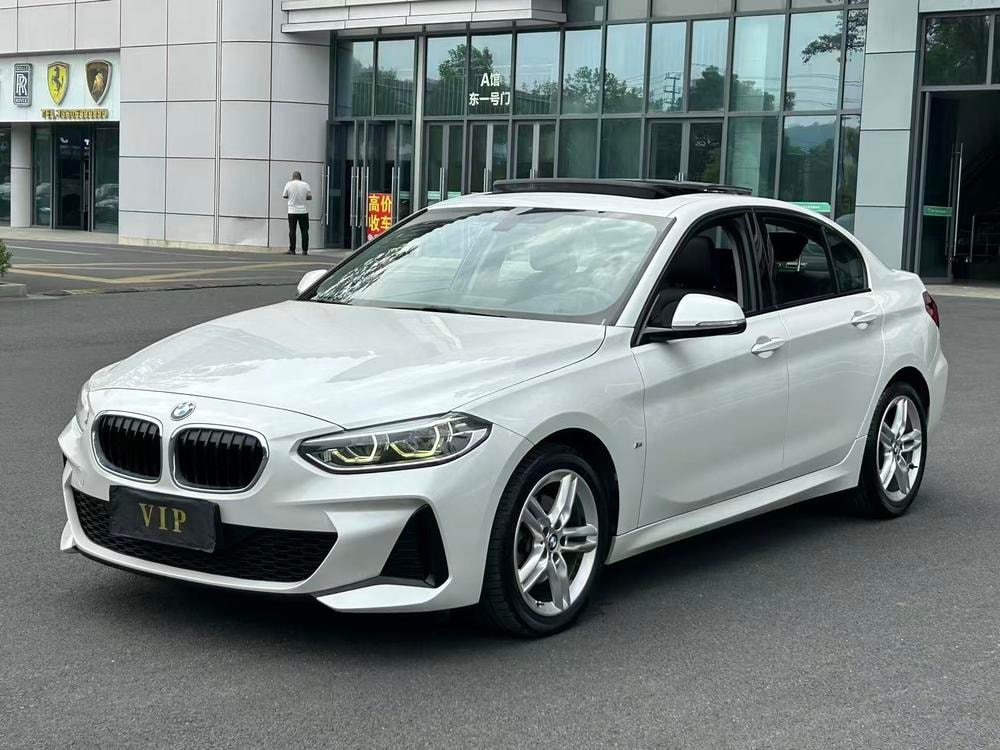 BMW 1-Series 2019 — фото автомобиля