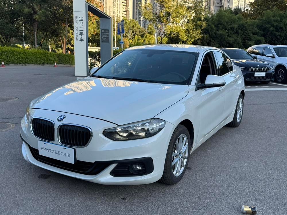 BMW 1-Series 2018 — фото автомобиля