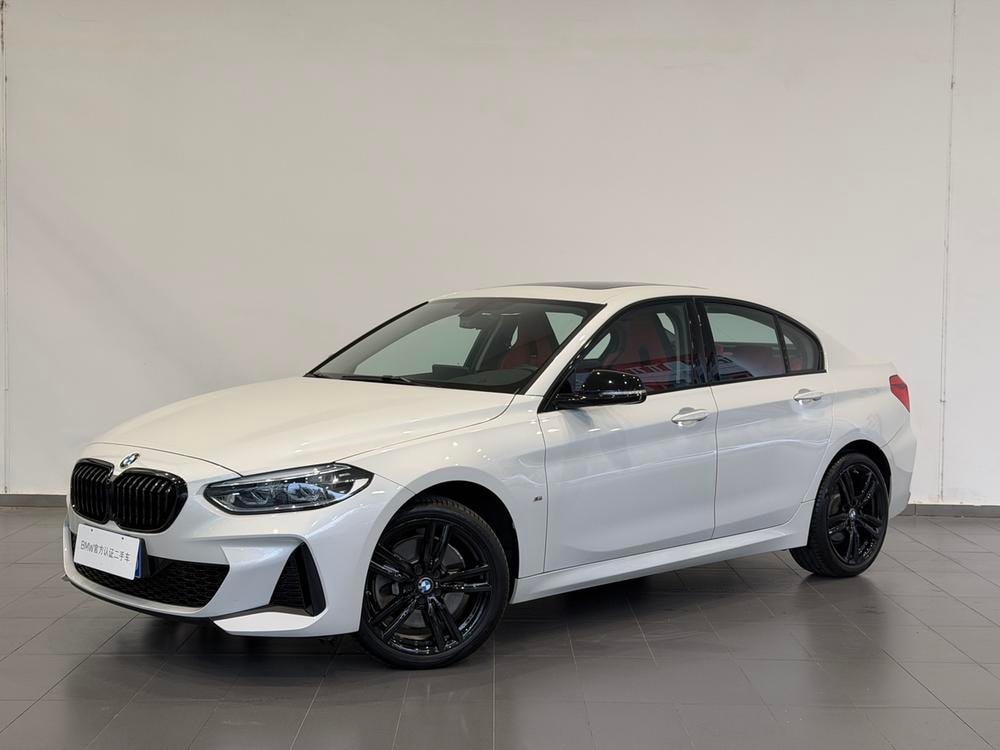 BMW 1-Series 2023 — фото автомобиля