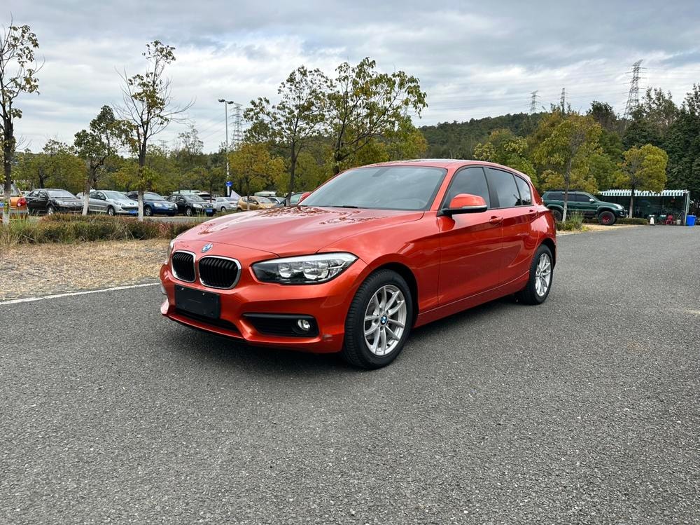 BMW 1-Series (Import) 2016 — фото автомобиля 1