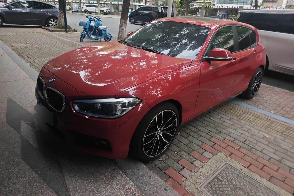 BMW 1-Series (Import) 2016 — фото автомобиля