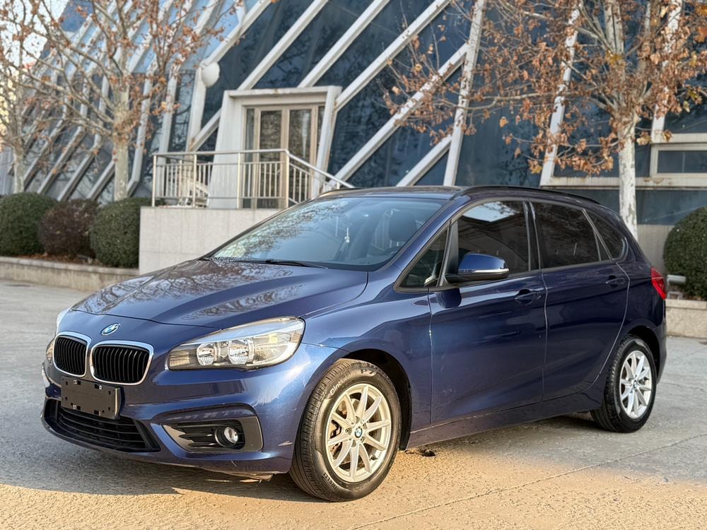 BMW 2-Series Active Tourer 2016 — фото автомобиля 1