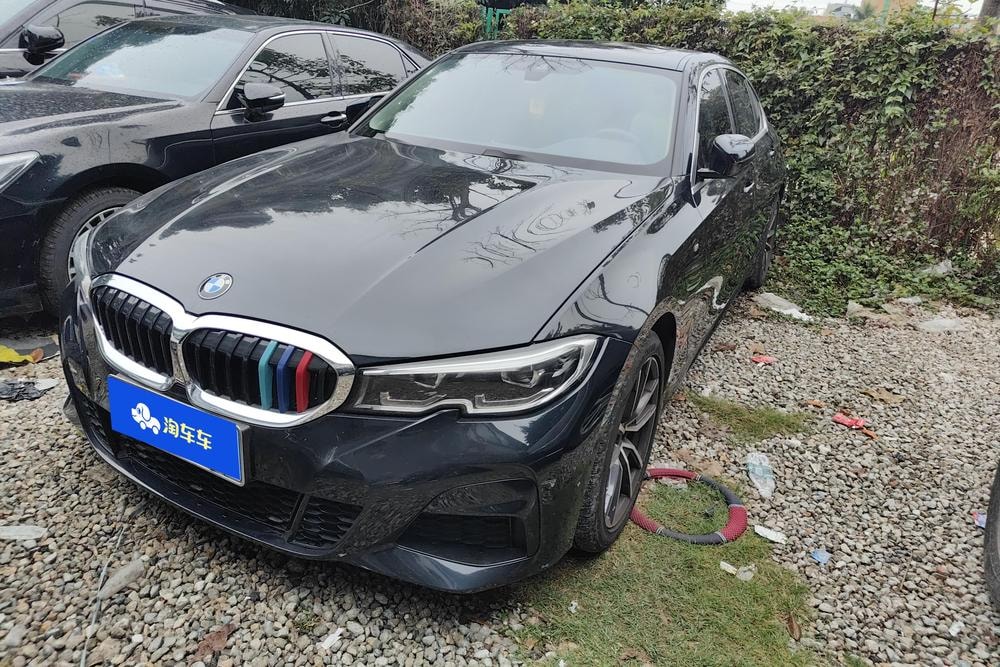 BMW 3-Series 2022 — фото автомобиля