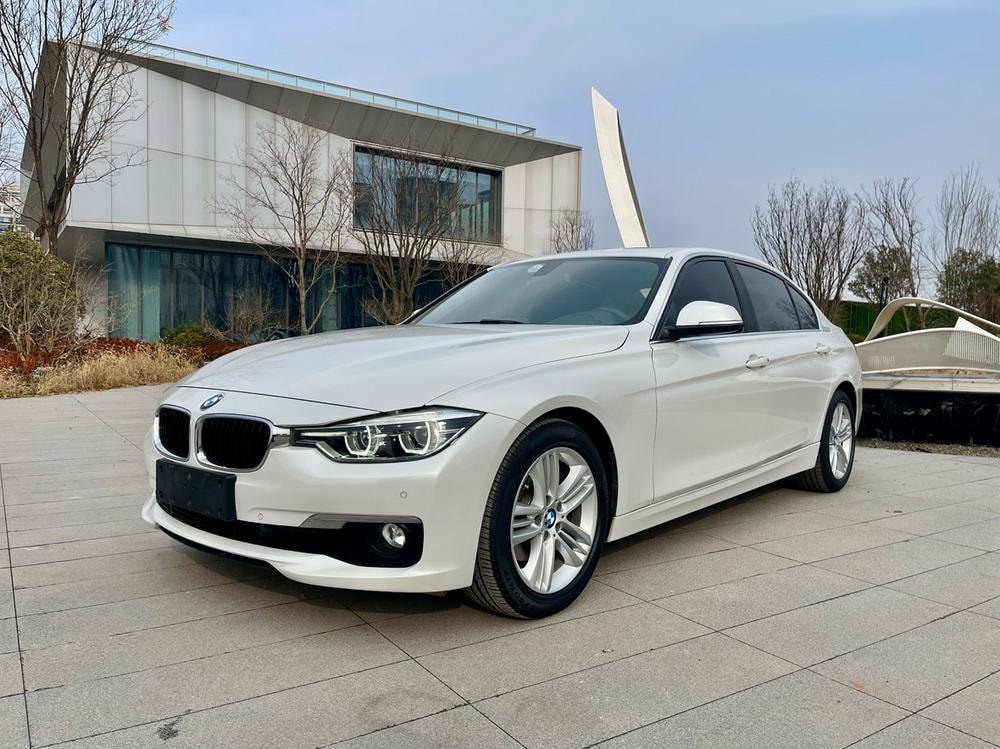 BMW 3-Series 2017 — фото автомобиля 1