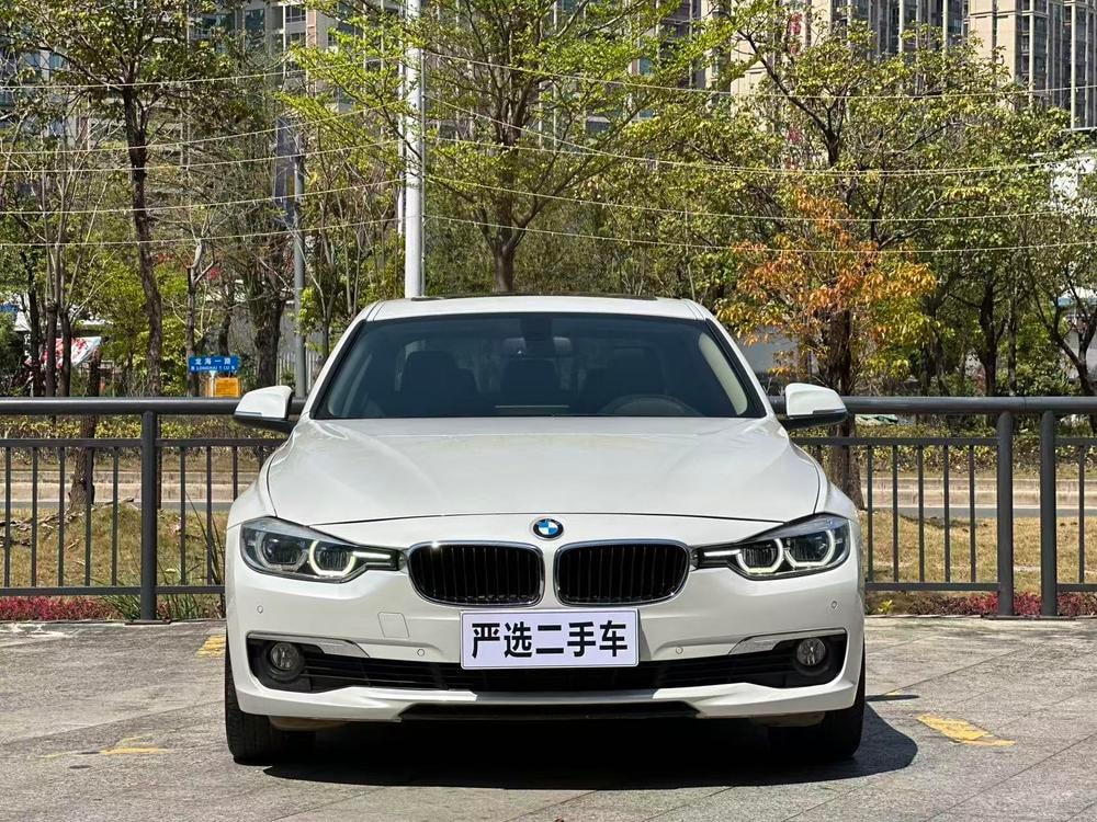 BMW 3-Series 2019 — фото автомобиля 1