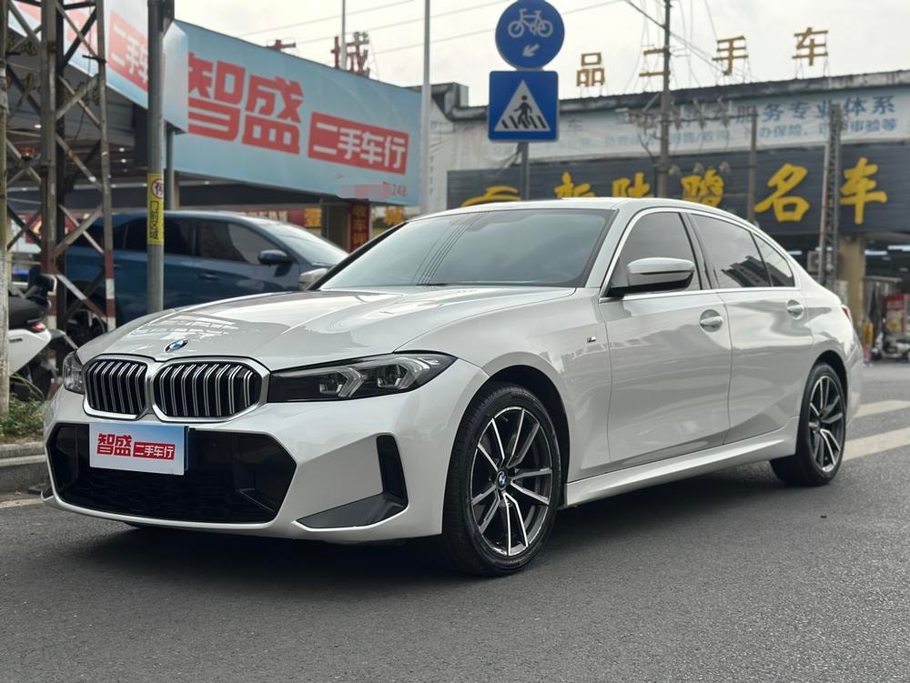 BMW 3-Series 2023 — фото автомобиля